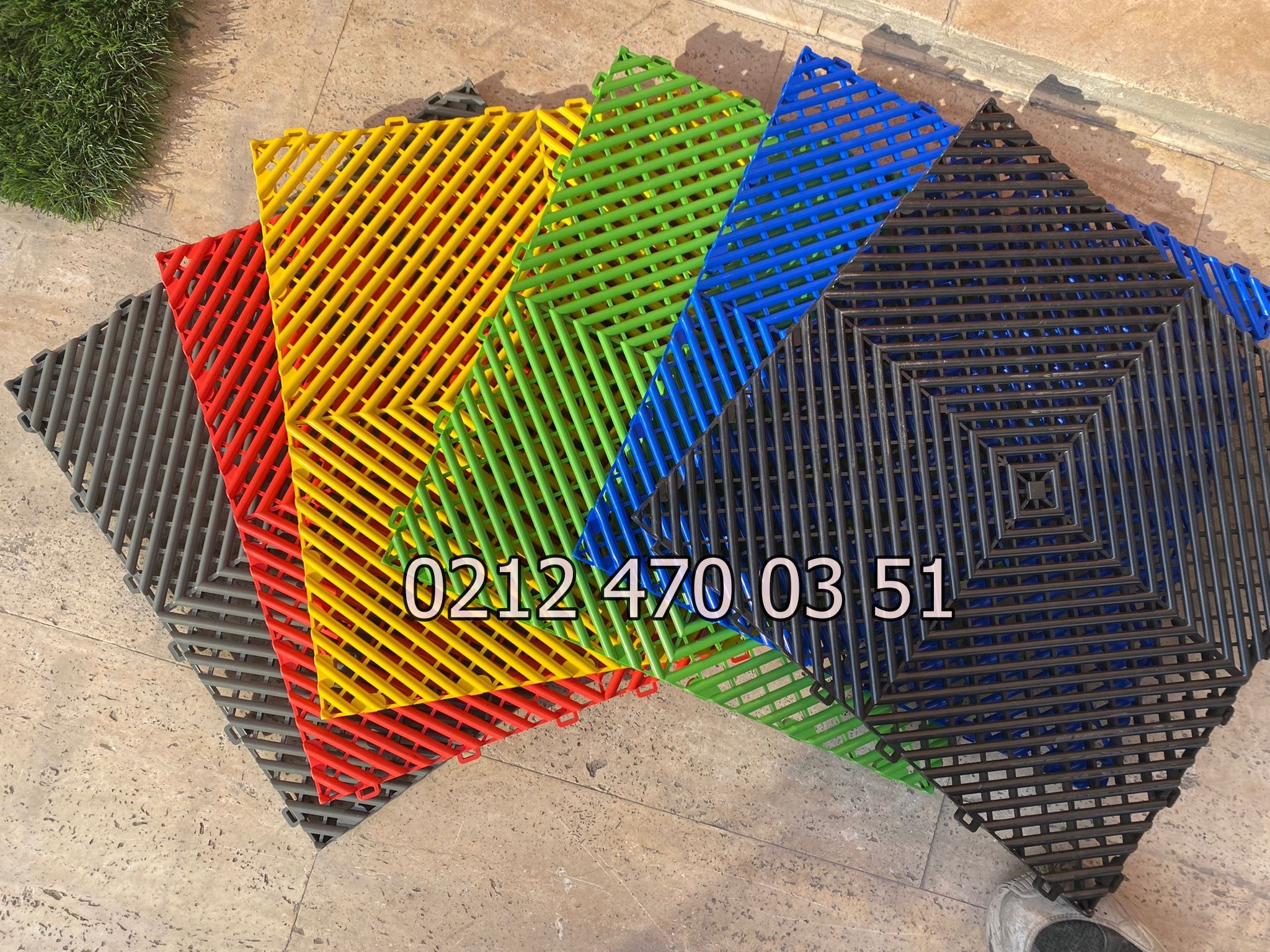 40x40 detailing ve oto yıkama plastik karolarının sarı, kırmızı, yeşil, mavi ve siyah renklerde gerçek ürün görünümü